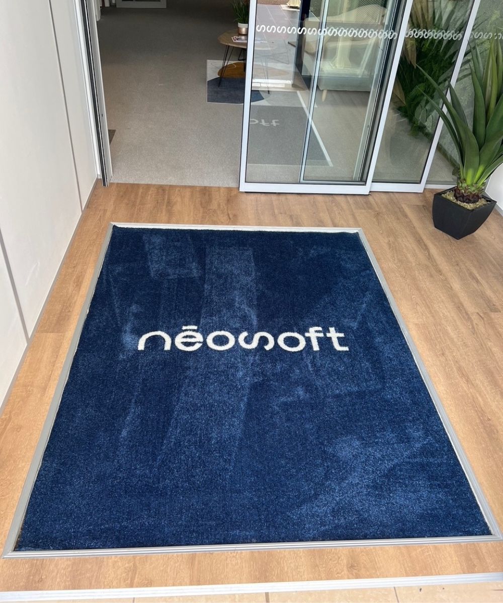Installation de tapis personnalisé à Niort